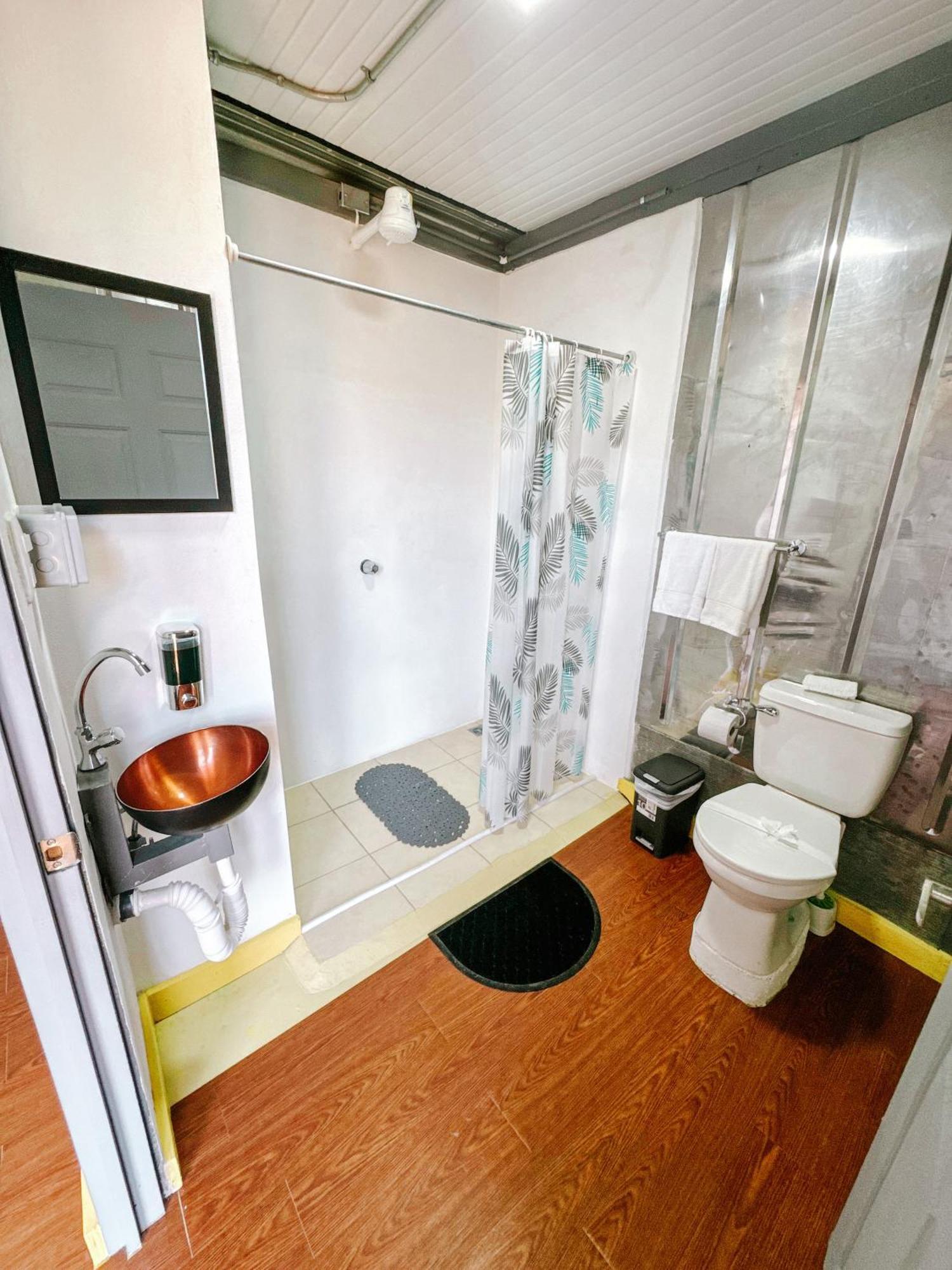 Pupa House - Capsule Hotel - Adults Only 타마린도 외부 사진