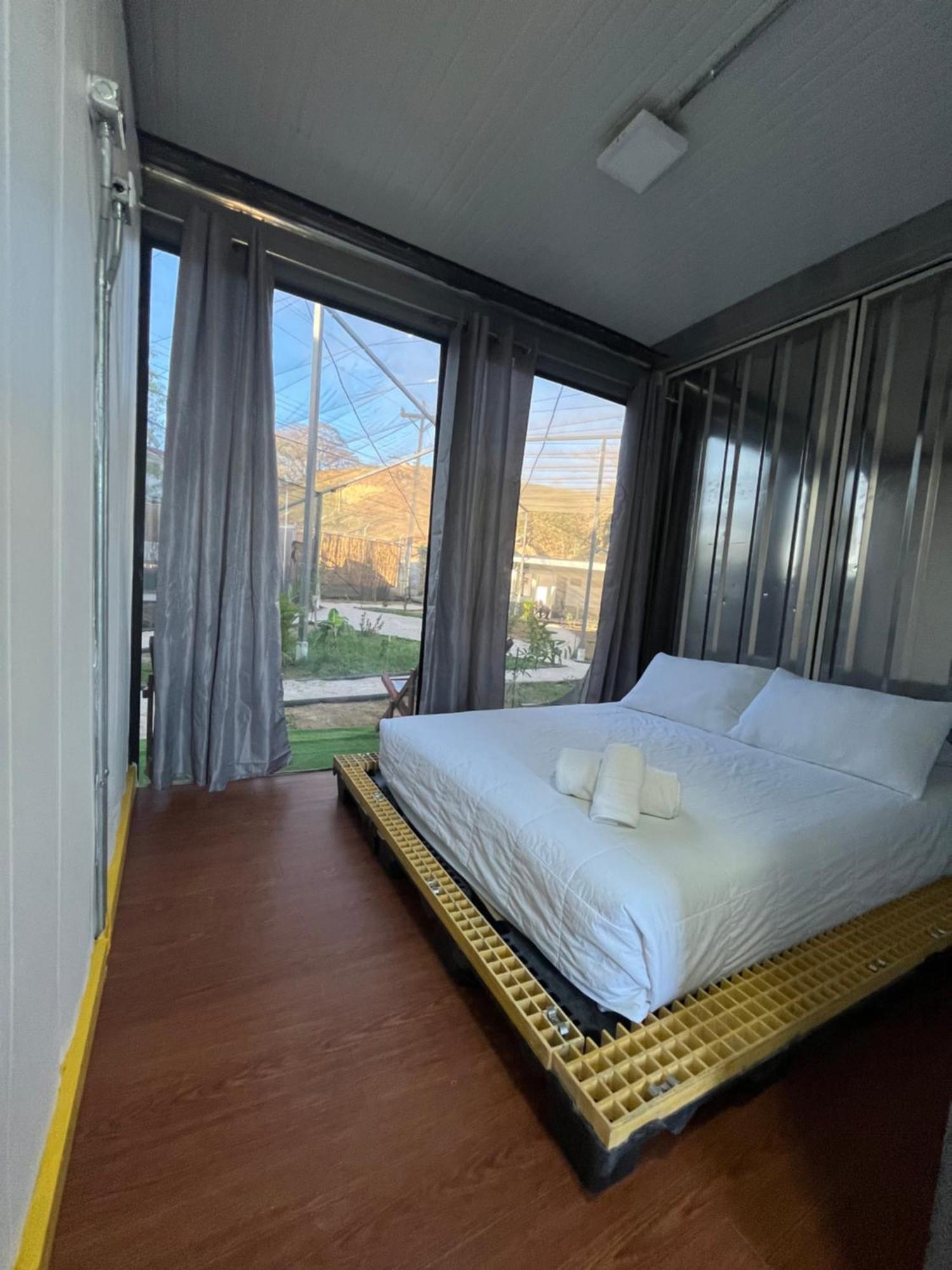 Pupa House - Capsule Hotel - Adults Only 타마린도 외부 사진