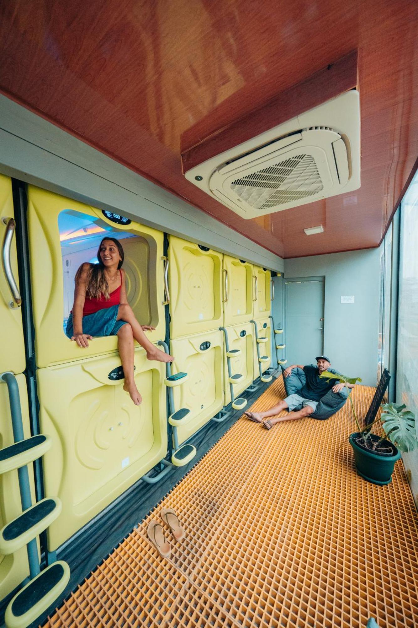 Pupa House - Capsule Hotel - Adults Only 타마린도 외부 사진