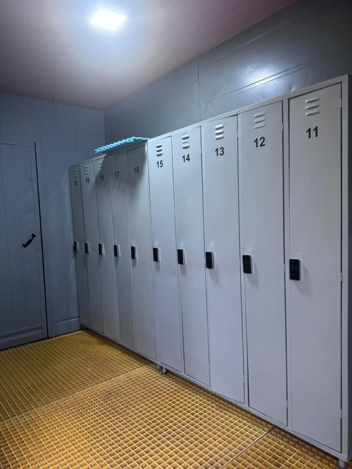 Pupa House - Capsule Hotel - Adults Only 타마린도 외부 사진